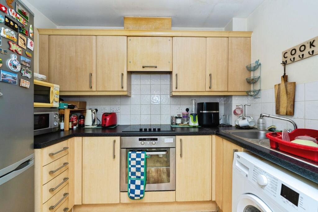 Wooldridge Close, Feltham, TW14 photo 4