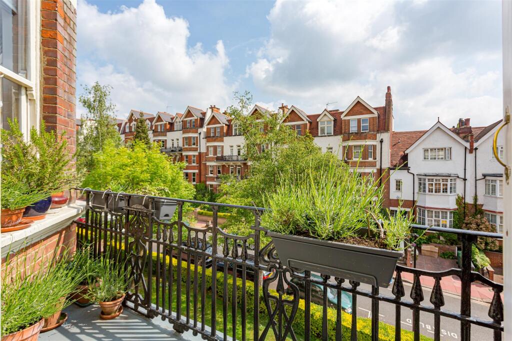 Apartment in London - View 3