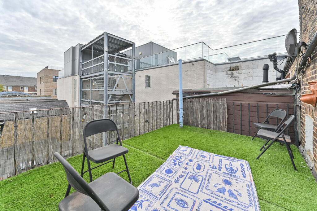 Apartment in London - View 4