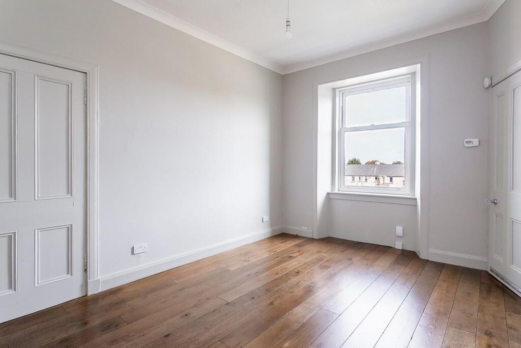 Apartment in Edinburgh - More