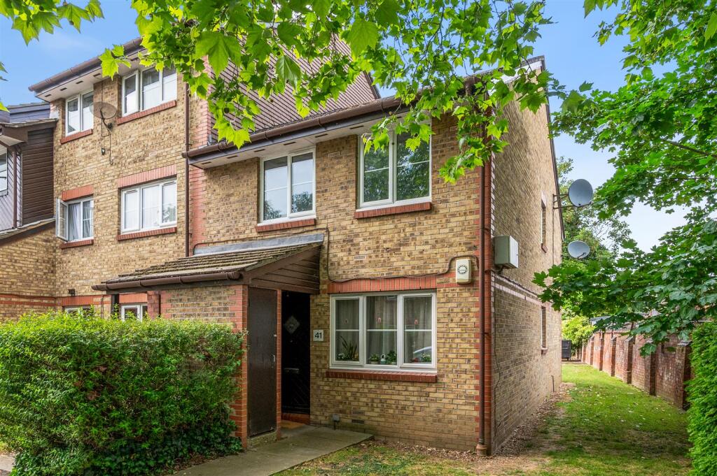 Main image of property: Cygnet Close, London