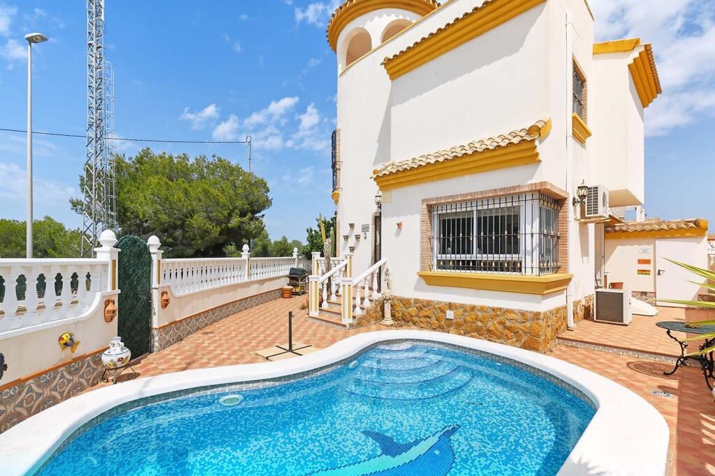 Main image of property: Valencia, Alicante, Pinar De Campoverde