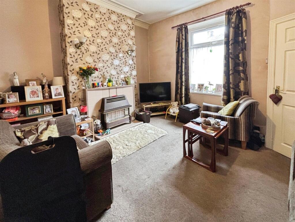 Cragg Terrace, Bradford, BD7 4HD photo 5