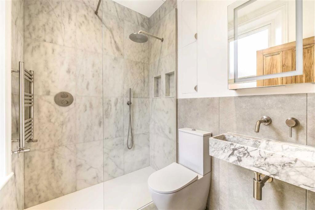 Apartment in London - View 5