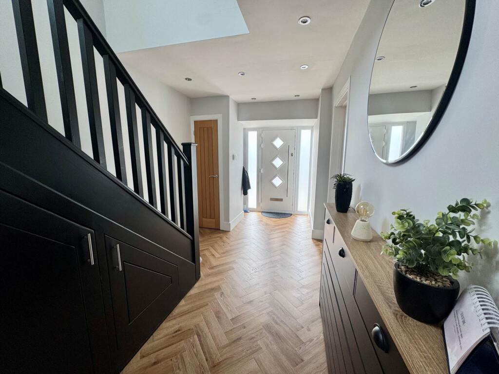 Milbrook Drive, Old Hall Estate photo 2