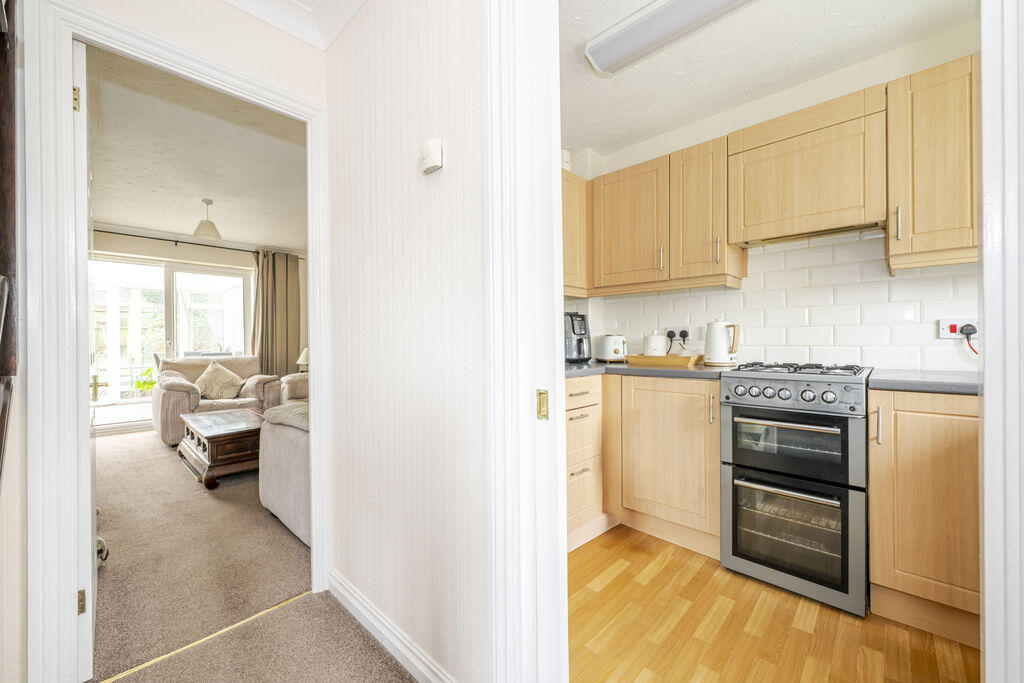 Saunders Close, Uckfield photo 4