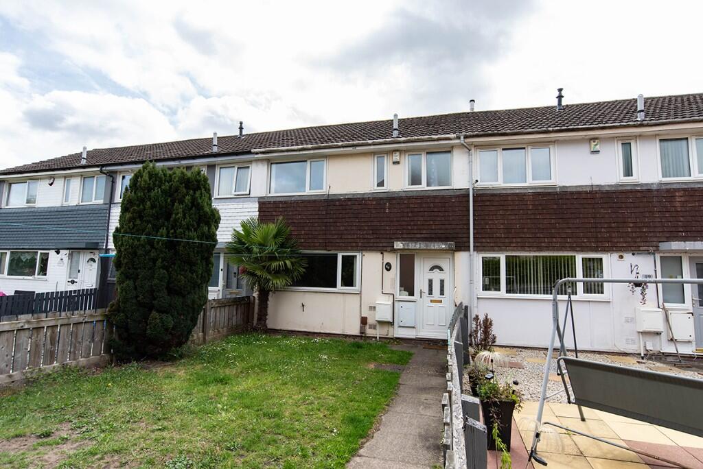 2-bed terraced on Catherine Close, Nottingham, NG6, £130,000