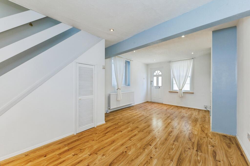 House in Kingston upon Thames - View 4