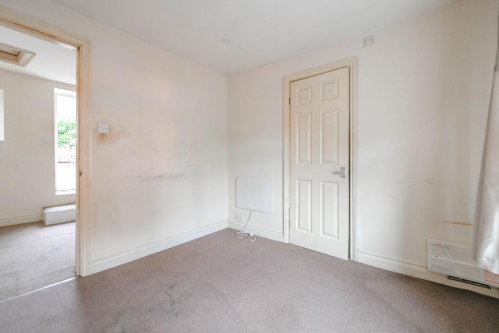 Apartment in Northampton - View 3