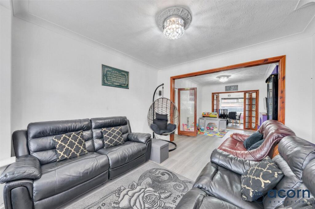 Rydal Gardens, London, London, NW9 photo 4