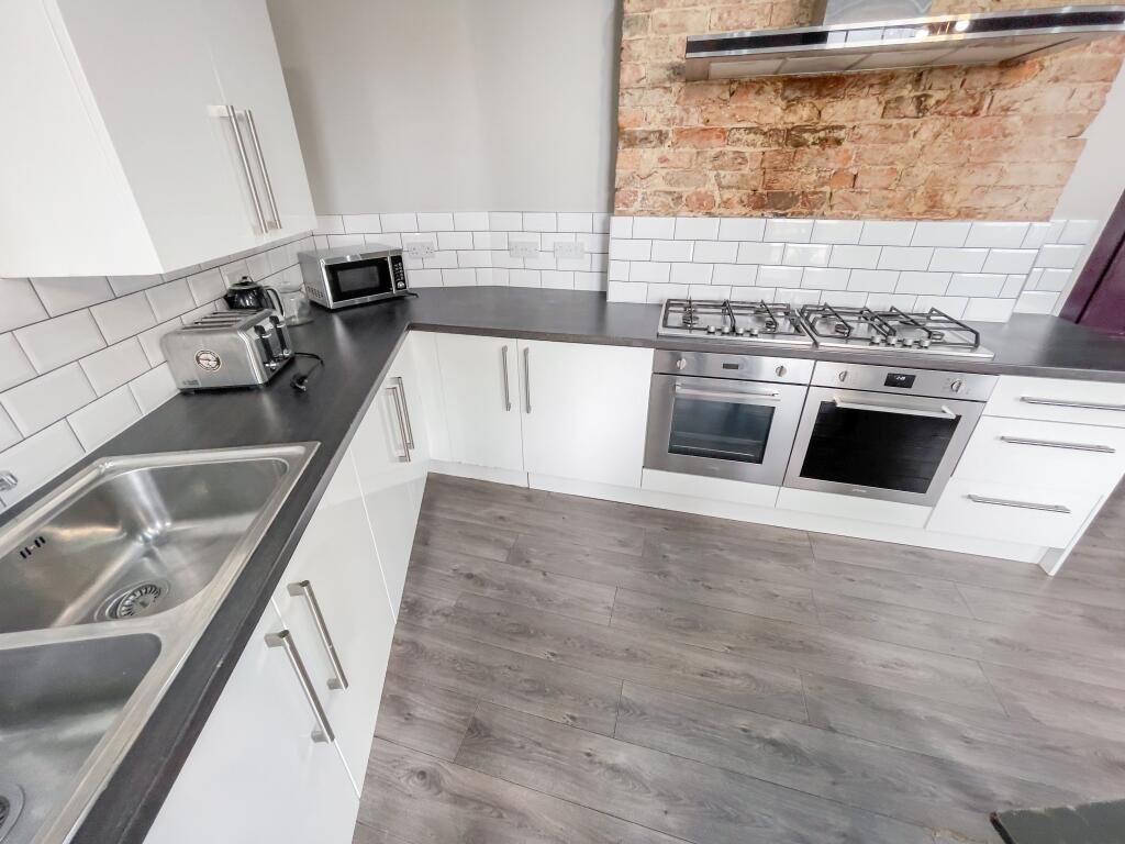 1 bedroom house share for rent