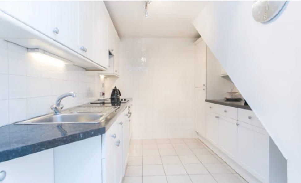 House in Hertsmere, Elstree and Borehamwood - View 3
