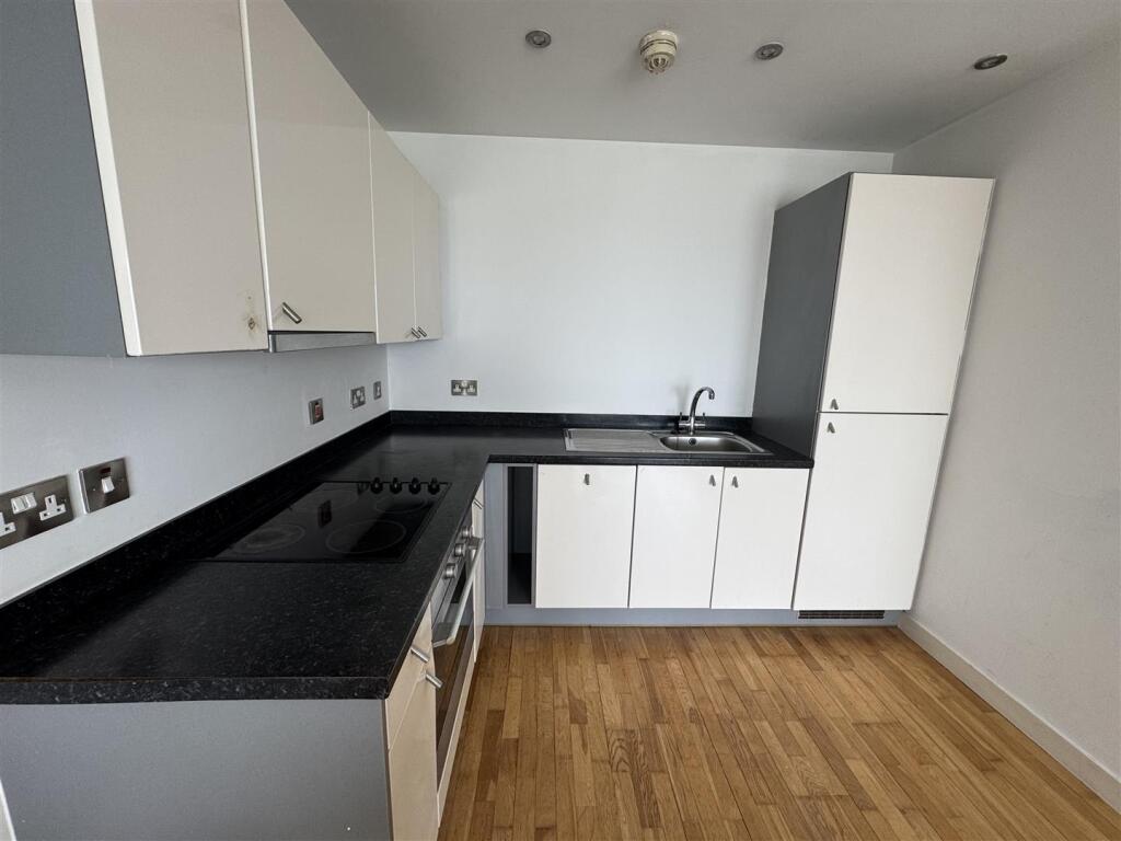Apartment in Liverpool - View 5