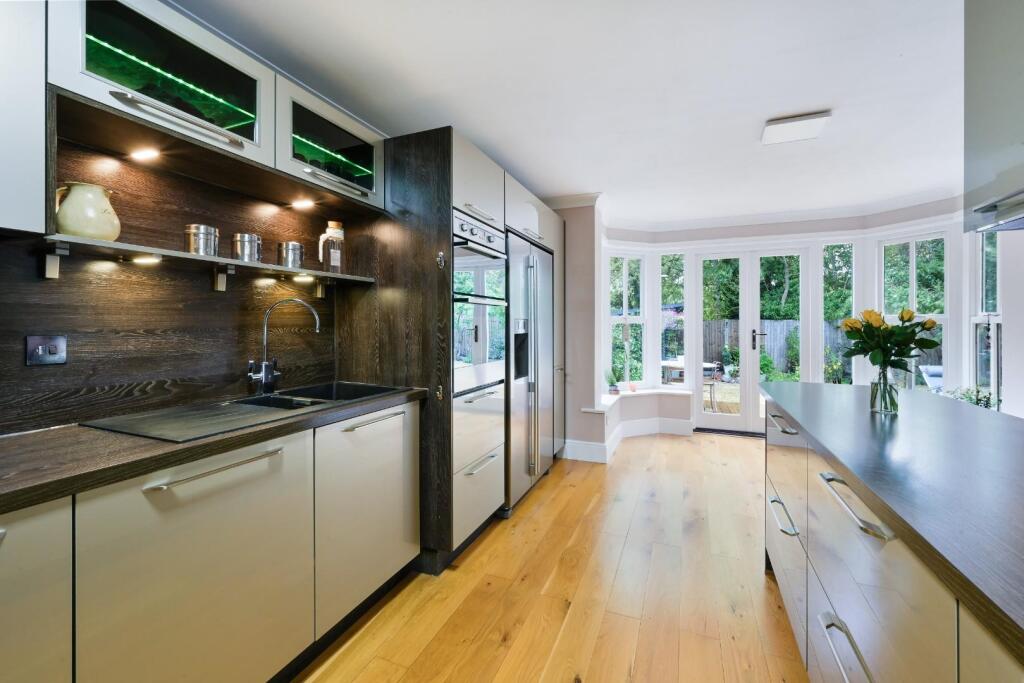 House in Epsom and Ewell, Stoneleigh - View 5