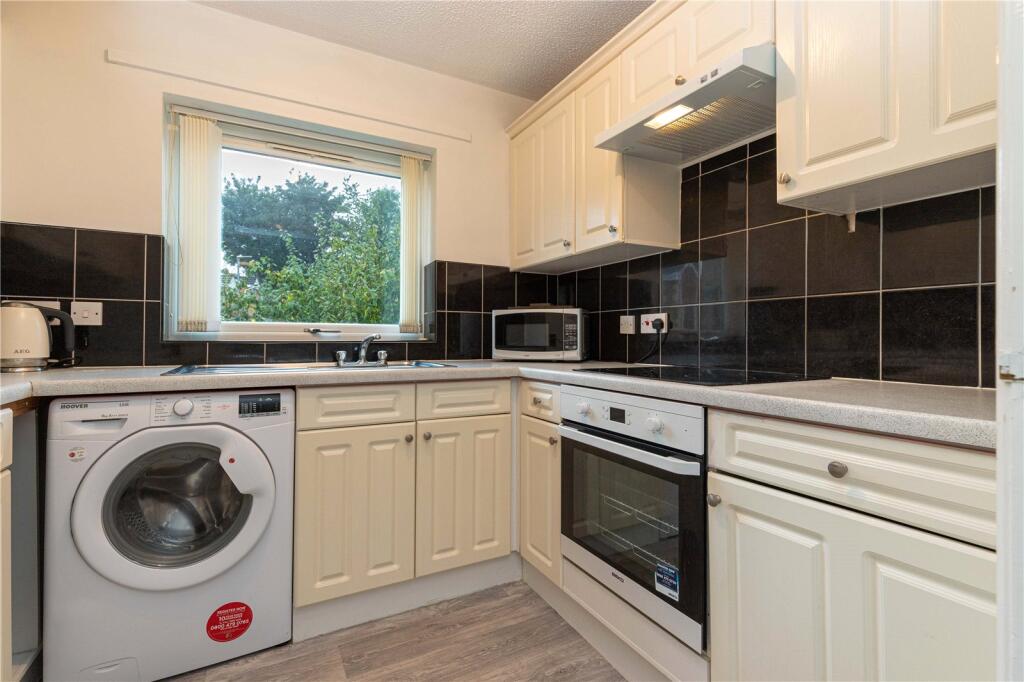Apartment in Stoke-on-Trent - More