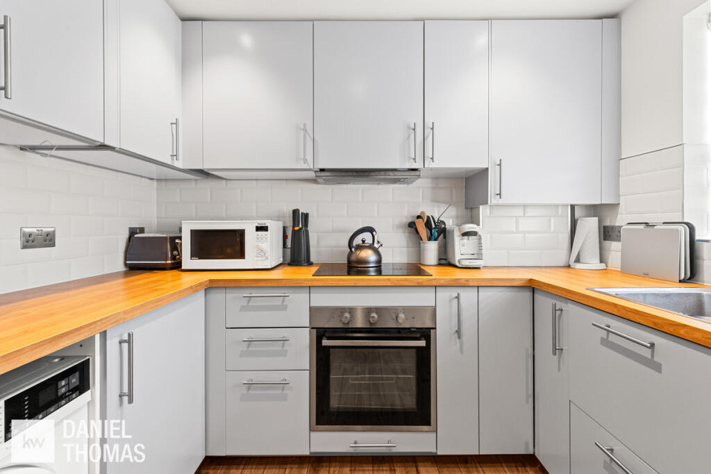 Apartment in Epping Forest, Waltham Abbey - More