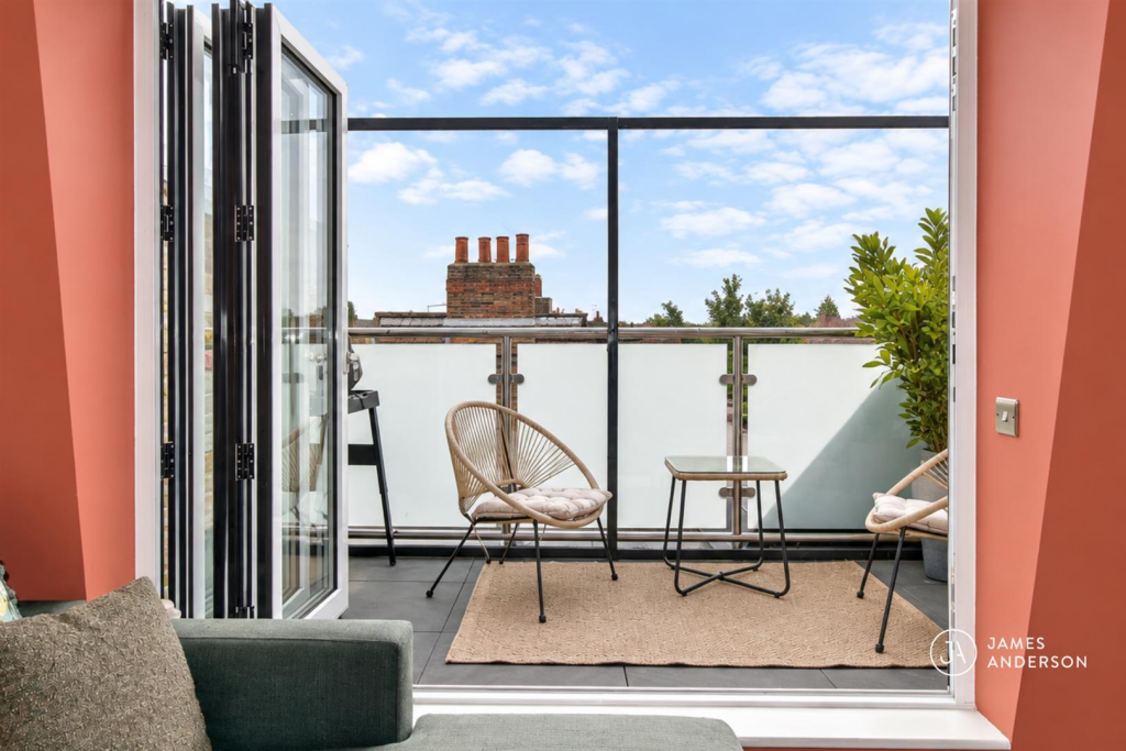 Apartment in London - View 5