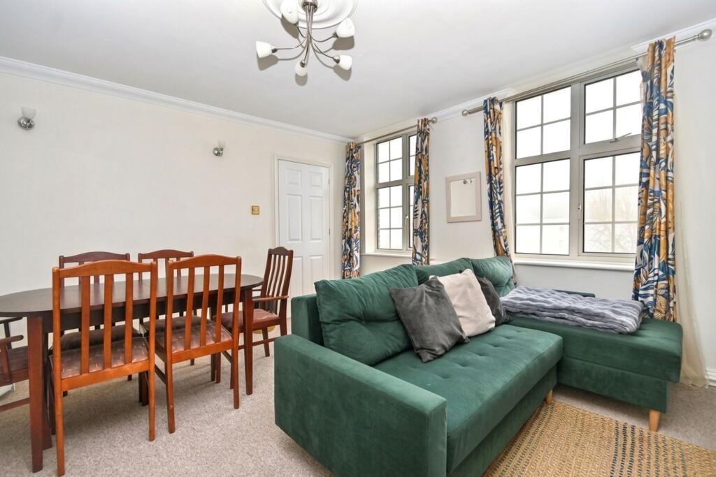 Apartment in Brighton - More