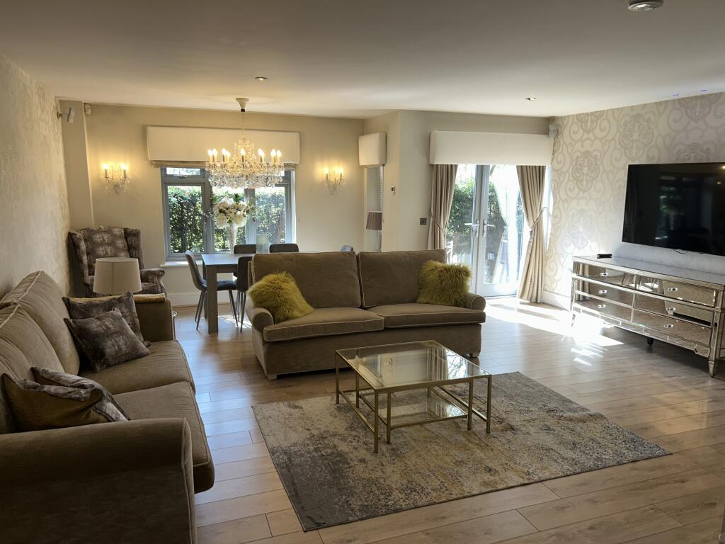 Apartment in Ilford - View 3