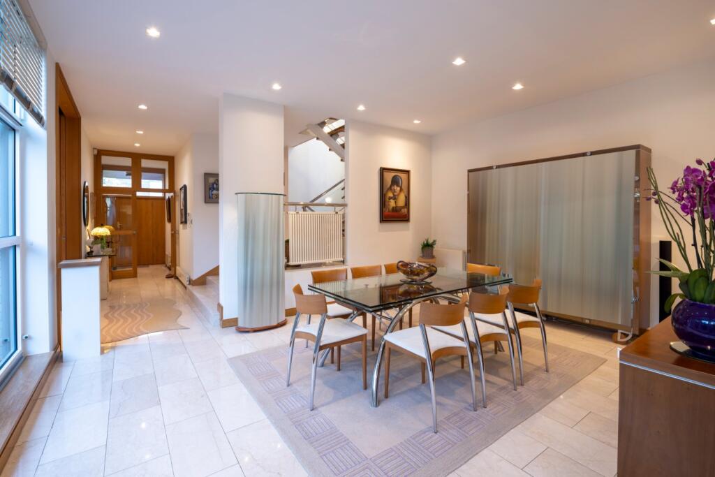 House in London, Childs Hill, Golders Green - More