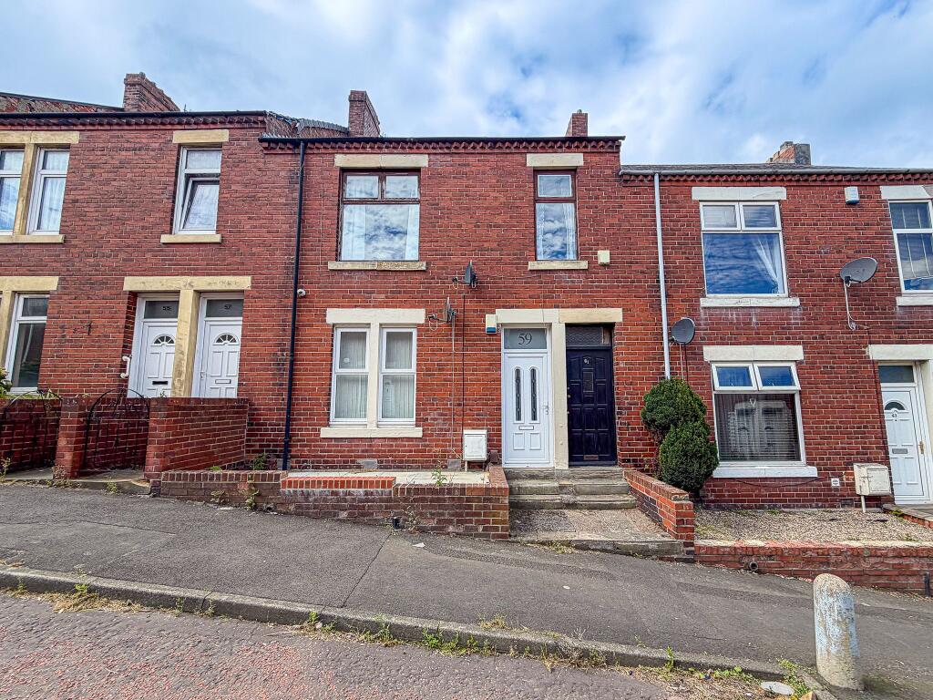 3-bed flat on York Street, Pelaw, Gateshead, £90,000