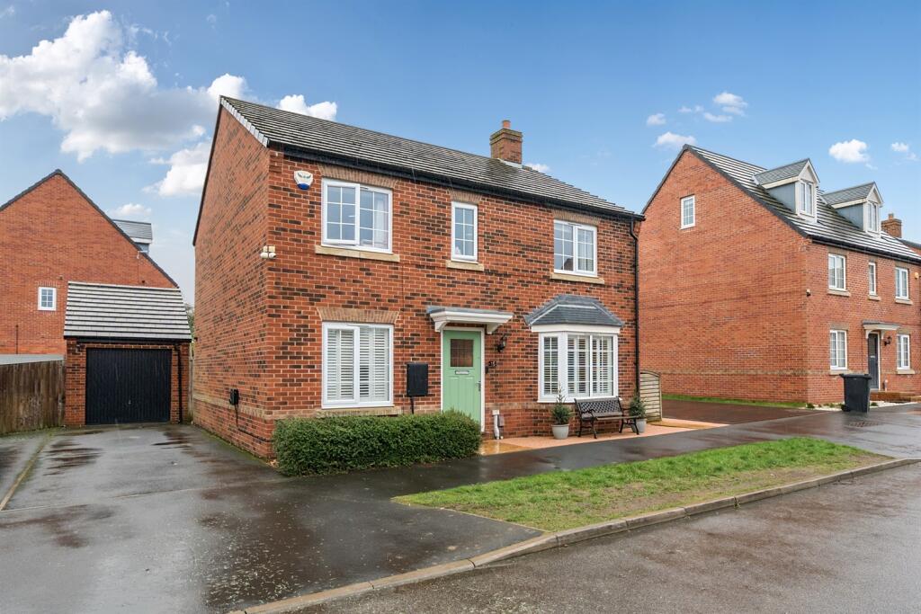 Main image of property: Moseley Beck Crescent, Cookridge