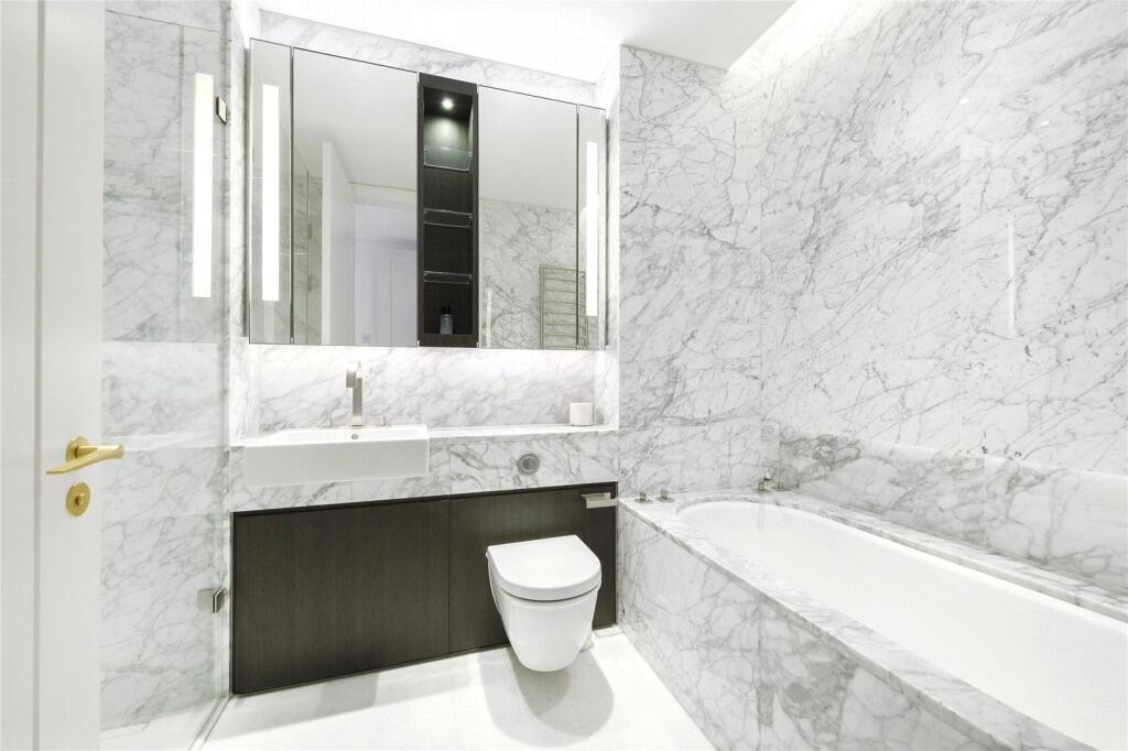 Apartment in London - View 5