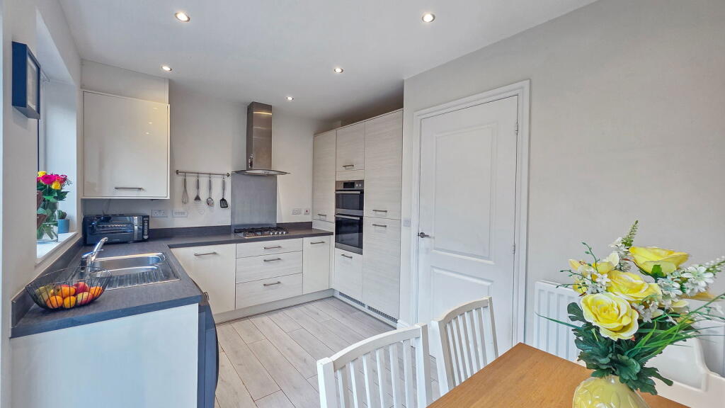 Moorgate Drive, Astley M29 7UA photo 4