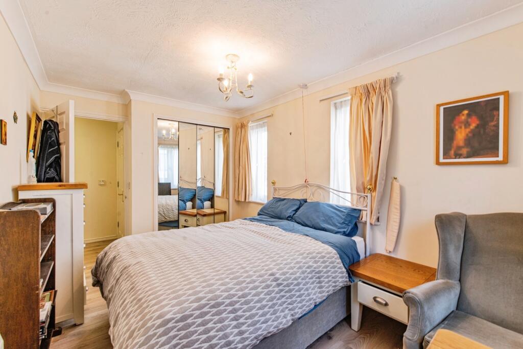 Apartment in London - View 5