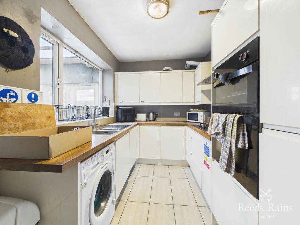 Windsor Crescent, Bridlington, East Yorkshire, YO15 photo 4
