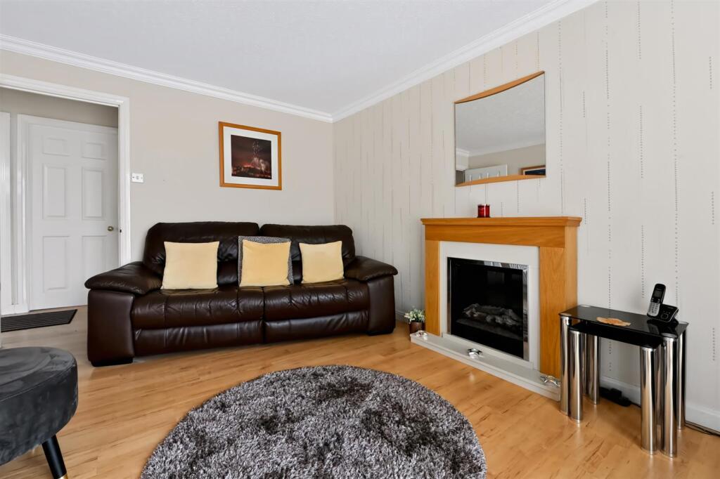 House in Kirkcaldy - More
