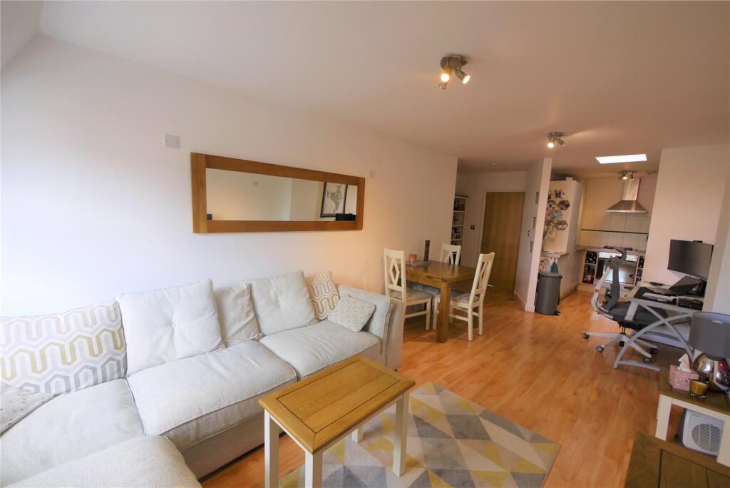 Apartment in Chelmsford - View 3
