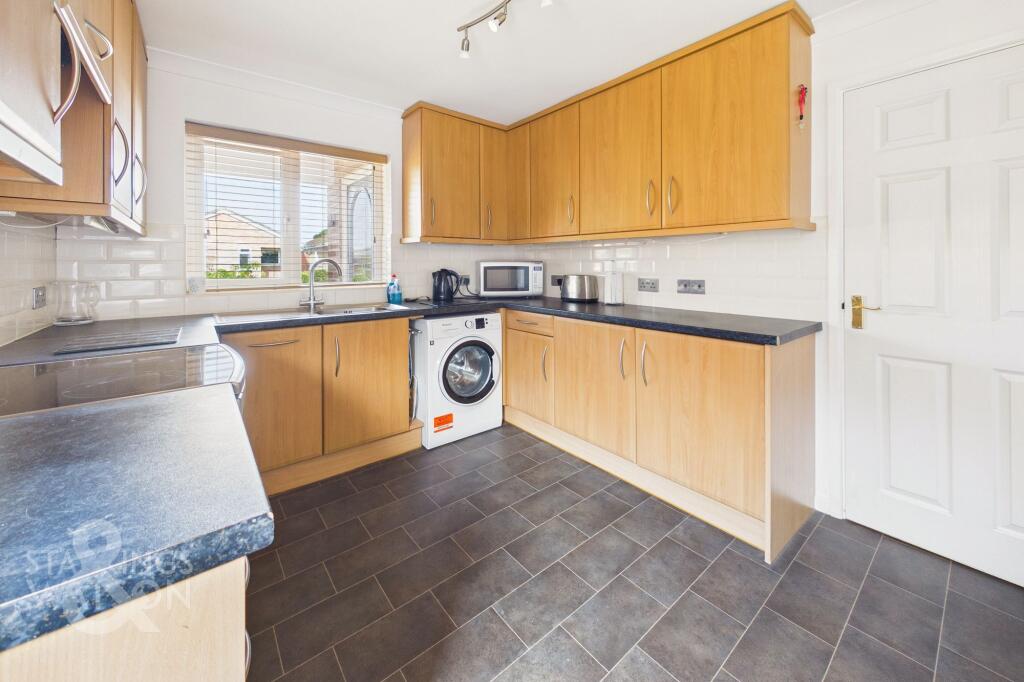House in South Norfolk, Poringland - View 4