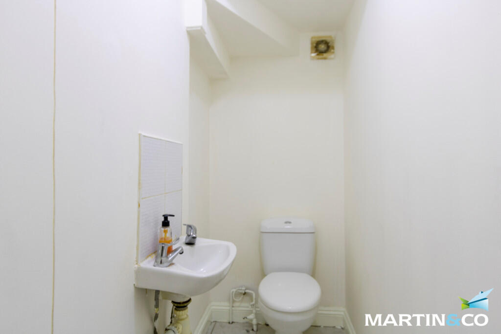 House in Sandwell, West Midlands - View 5