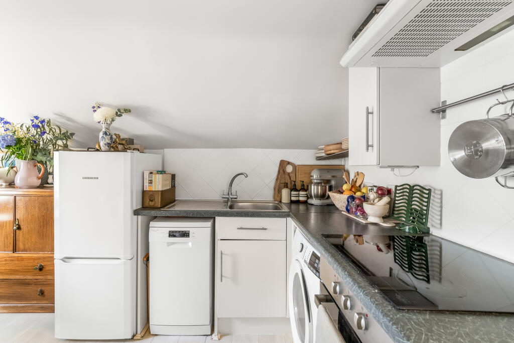 Apartment in London - View 5