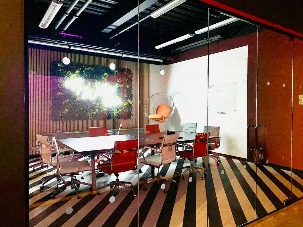 Studio 6 meeting room.jpg