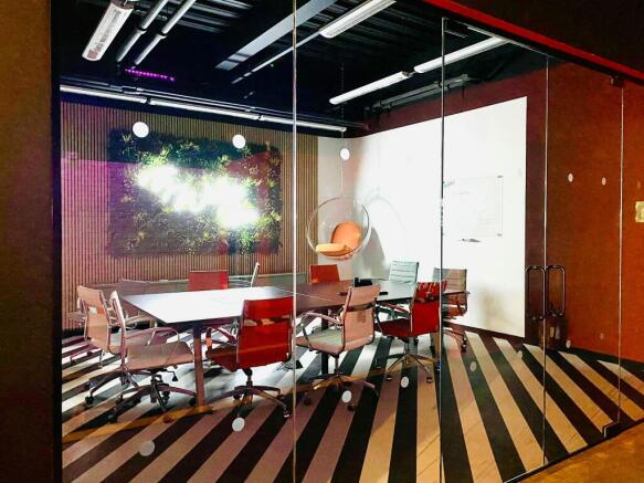 Studio 6 meeting room.jpg