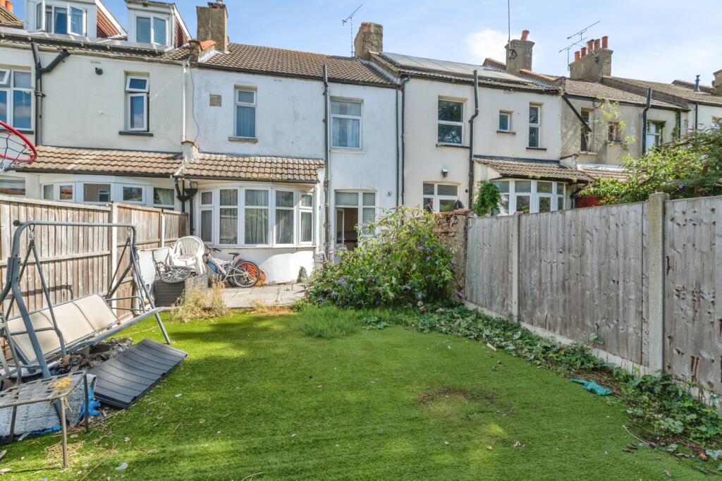 Main image of property: Beedell Avenue, Westcliff-on-Sea, Essex, SS0