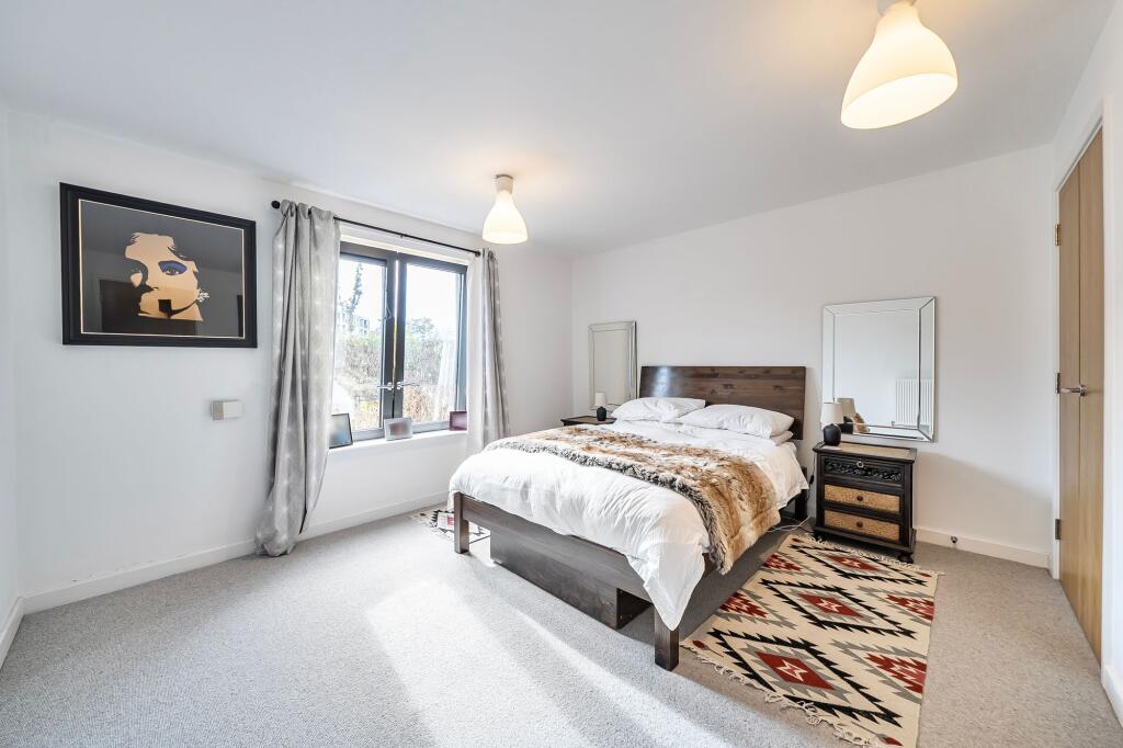 Apartment in London - More