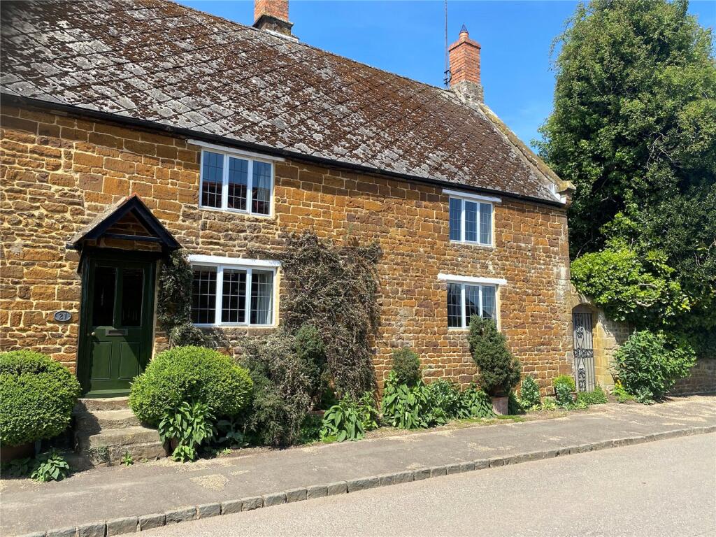 Main image of property: High Street, EYDON, Northamptonshire, NN11