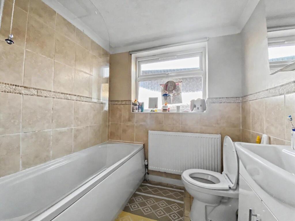 House in Slough - View 3