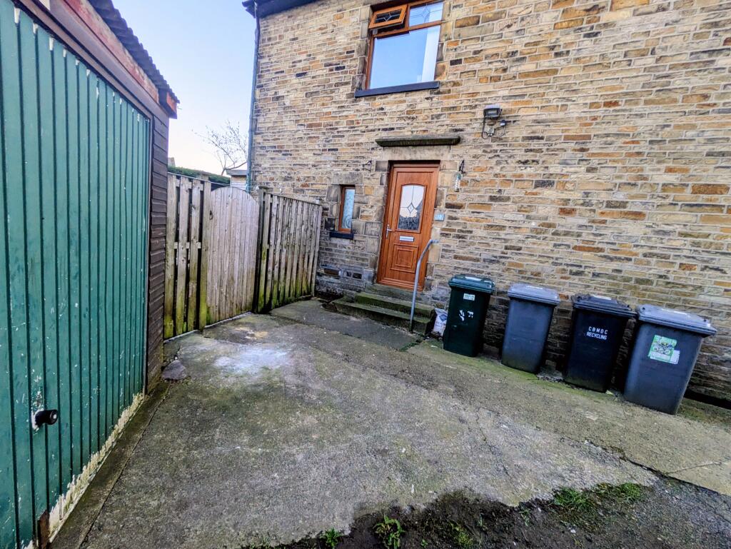Additional image 24 of Wyke Crescent, Bradford, BD12