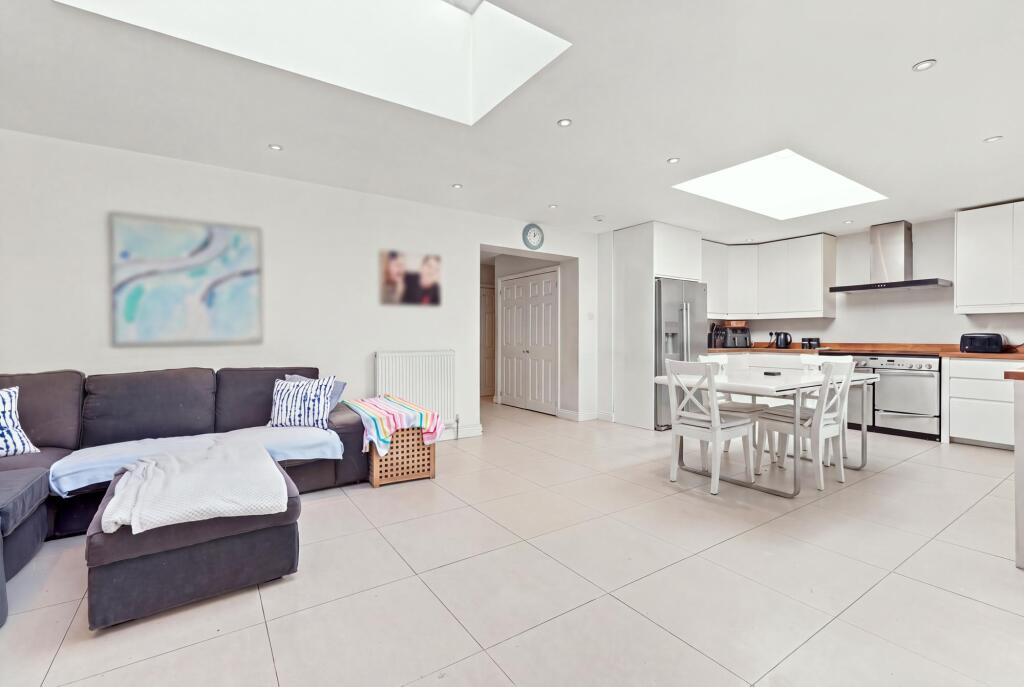 House in Ilford - View 4