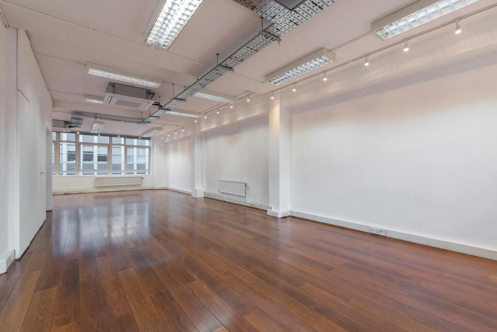 OFFICE 8.jpg