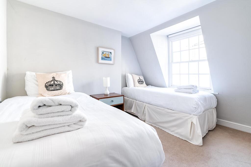 Apartment in London - View 4