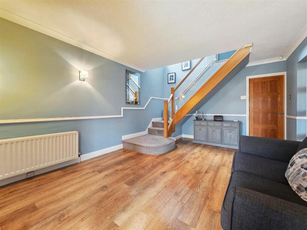 Sunningdale Drive, Woodborough, Nottingham photo 4