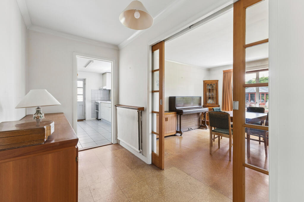 Oxdowne Close, Stoke D'abernon, Cobham, Surrey - View 5