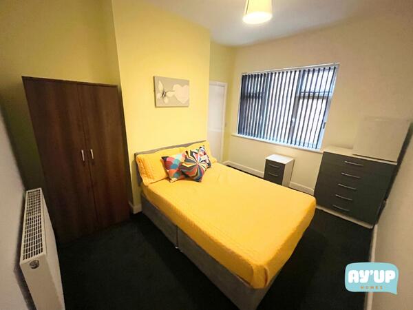 Main image of property: Room 4, 6 St Vincent Avenue DN1 2LS