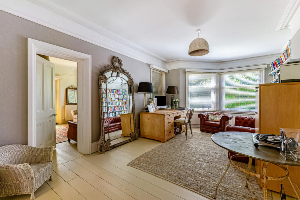 House in Waverley, Cranleigh - View 4