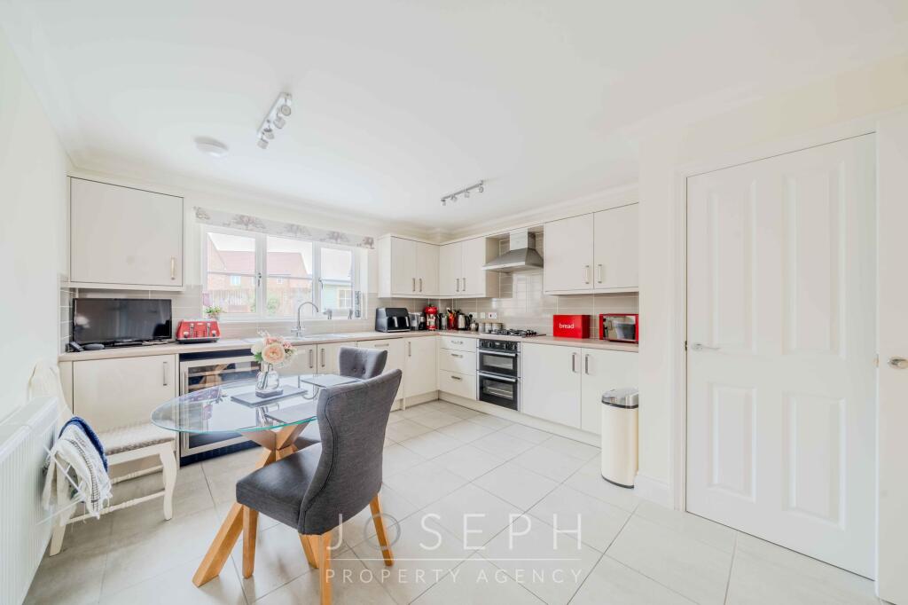 Roe Deer Drive, Capel St. Mary, IP9 photo 2